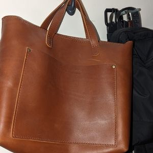 Portland Leather Medium Zippered tote like new